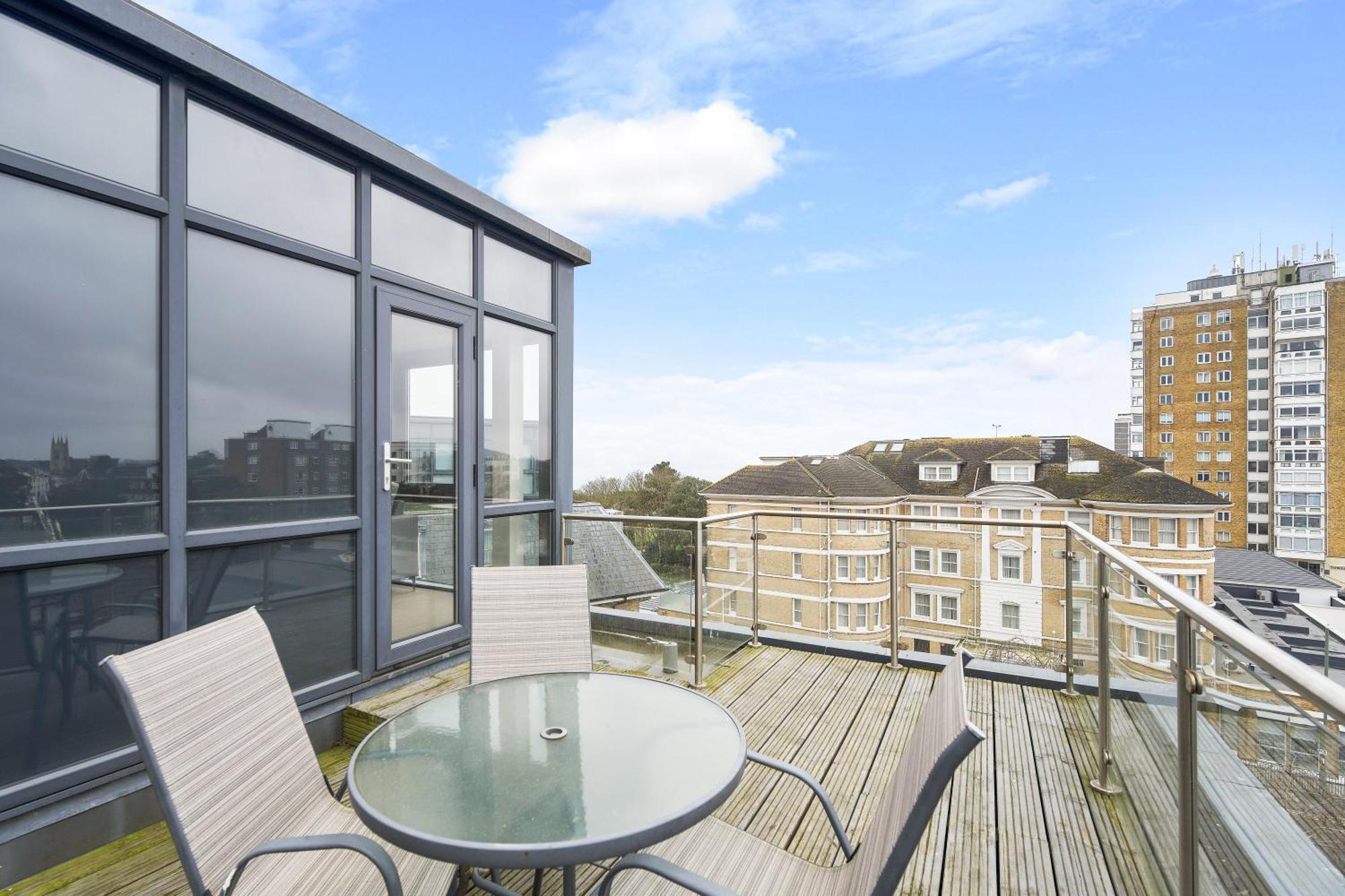 Westcliff Penthouse With Sea Views And Balcony Apartment บอร์นมัธ ภายนอก รูปภาพ
