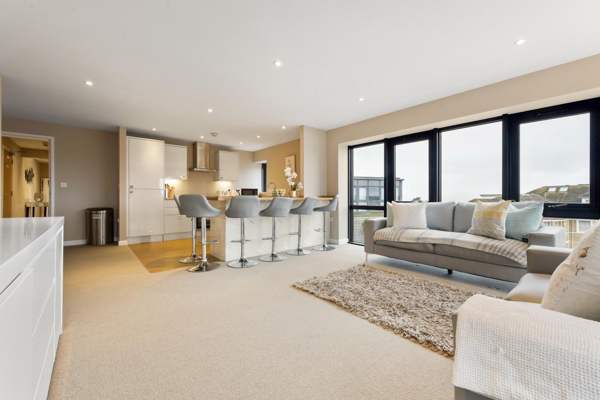 Westcliff Penthouse With Sea Views And Balcony Apartment บอร์นมัธ ภายนอก รูปภาพ